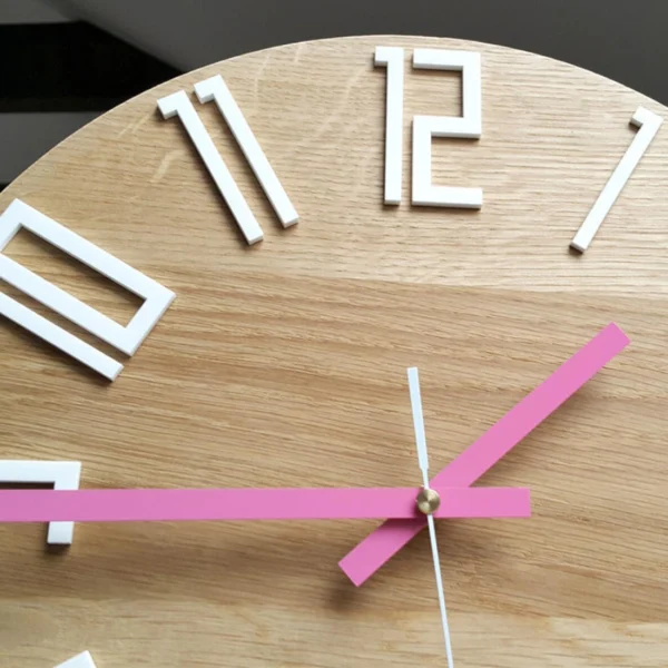 Unique Oak Wall Clock That’s Both Functional and Fabulous
